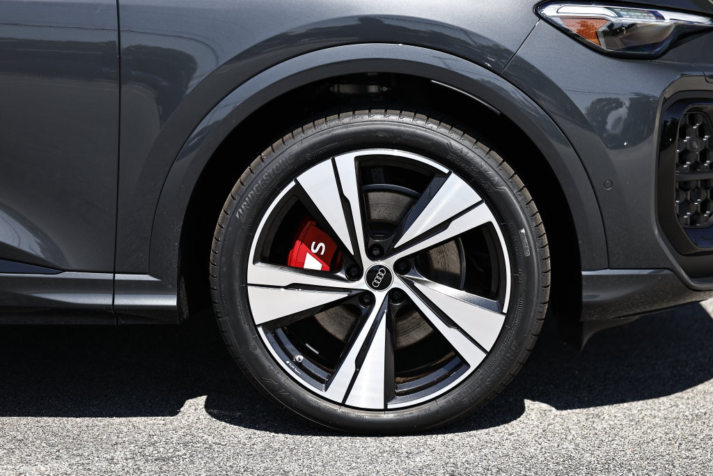 New 2026 Audi SQ5 Premium Plus AWD/4WD image 5