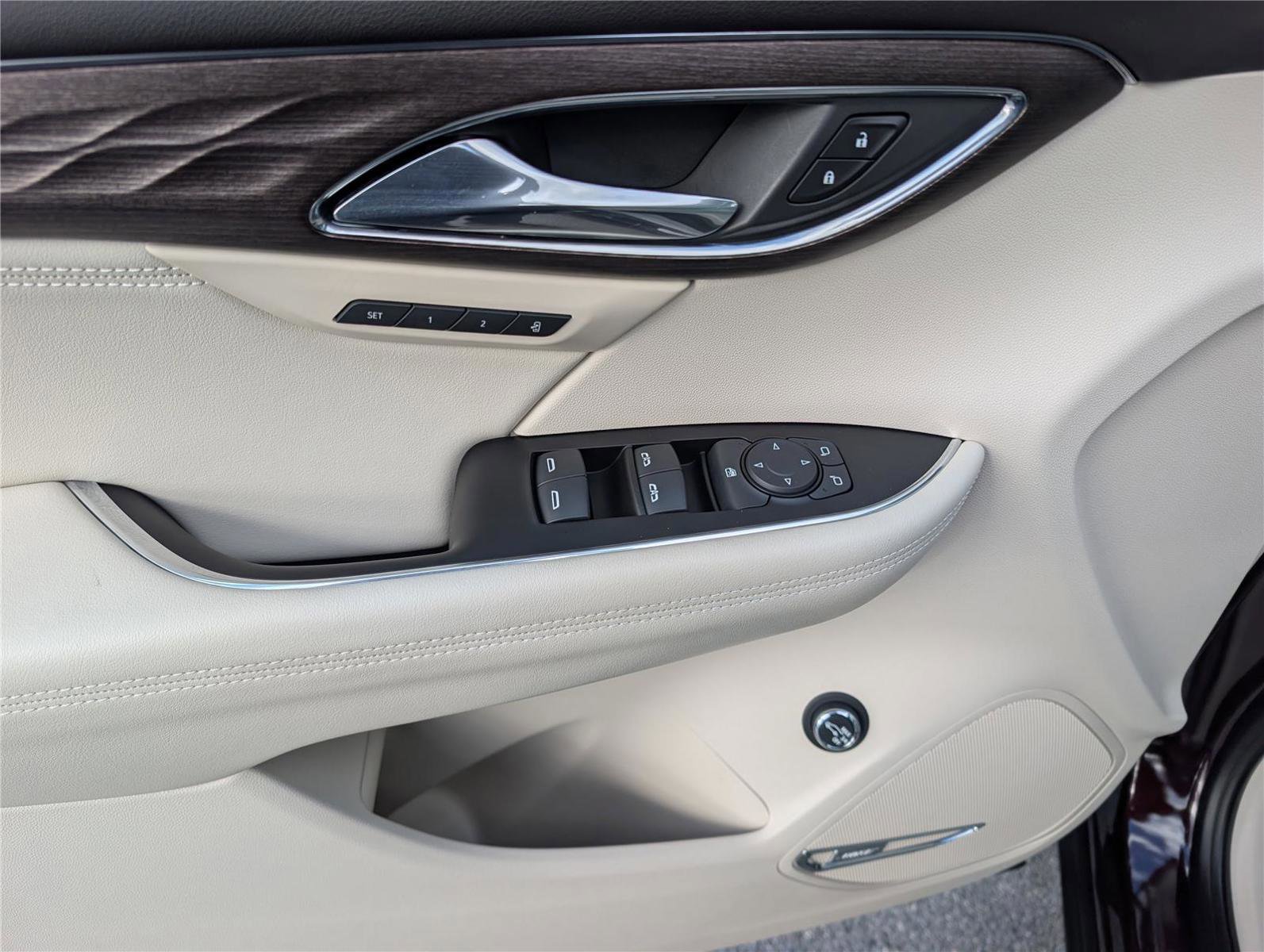 Used 2023 Buick Envision Avenir image 21