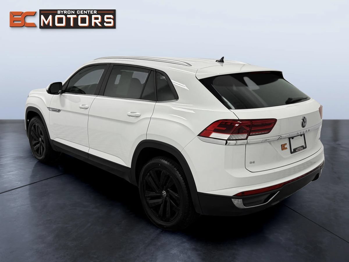 Used 2023 Volkswagen Atlas Cross Sport SE w/ Black Wheel Package AWD/4WD image 4
