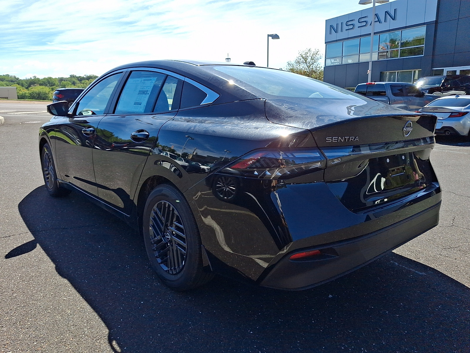 New 2027 Nissan Sentra SV w/ SV Convenience Package FWD image 3