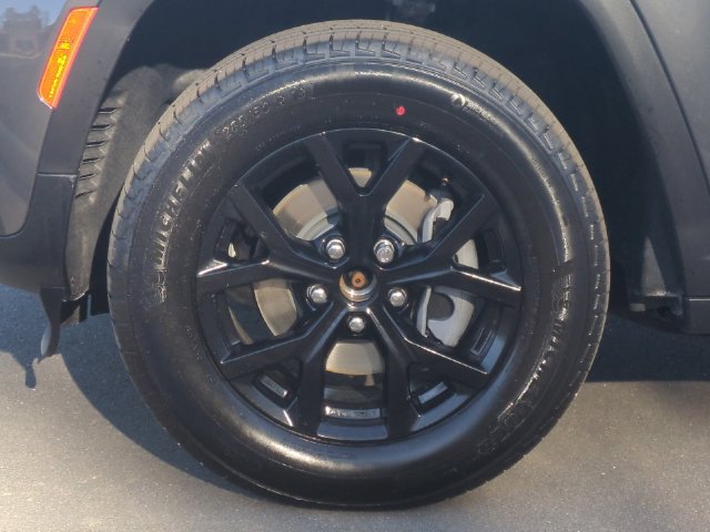New 2026 Jeep Grand Cherokee Altitude AWD/4WD image 19