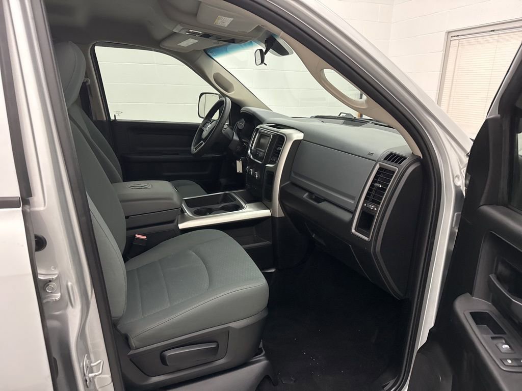 Used 2018 RAM 3500 Tradesman w/ Chrome Appearance Group AWD/4WD image 36