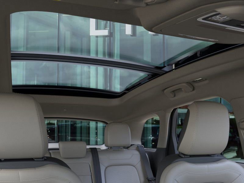 New 2025 Lincoln Corsair AWD w/ Equipment Group 101A image 22