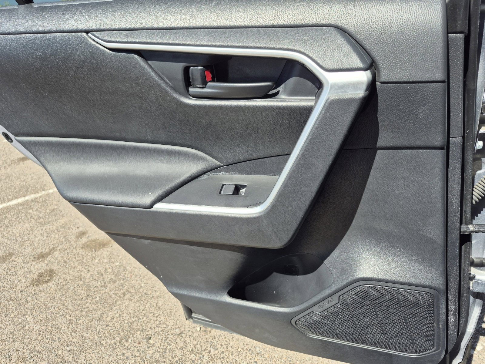 Used 2025 Toyota RAV4 LE image 19