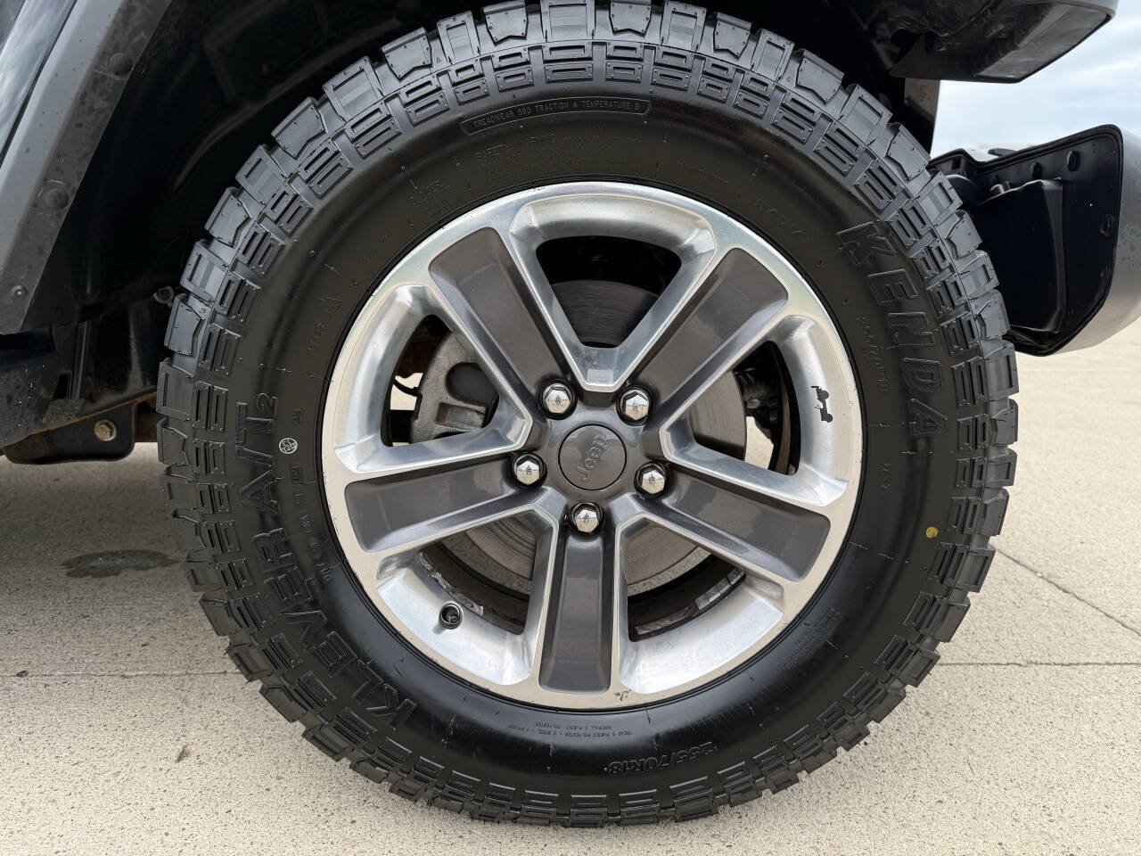 Used 2019 Jeep Wrangler Unlimited Sahara w/ Uconnect 4C Nav & Sound Group AWD/4WD image 10