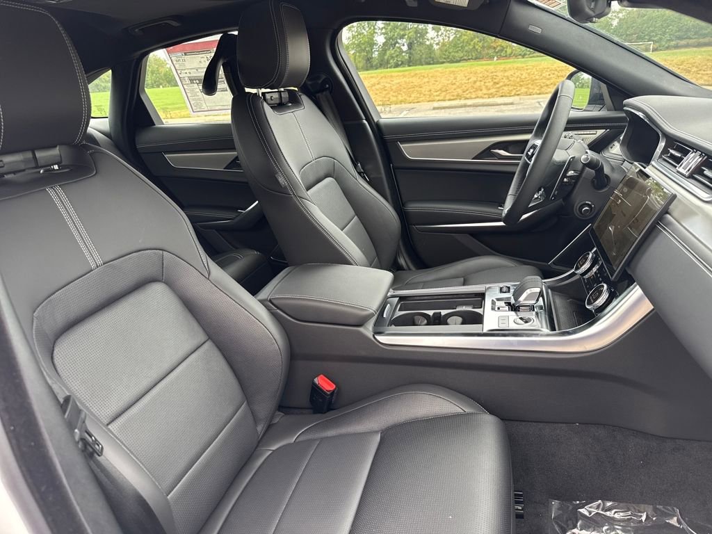 New 2024 Jaguar XF R-Dynamic SE image 15
