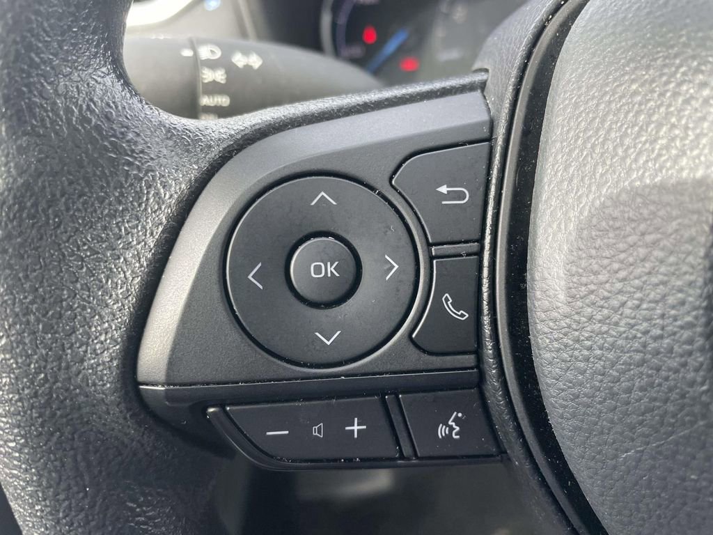 Used 2025 Toyota RAV4 XLE image 31