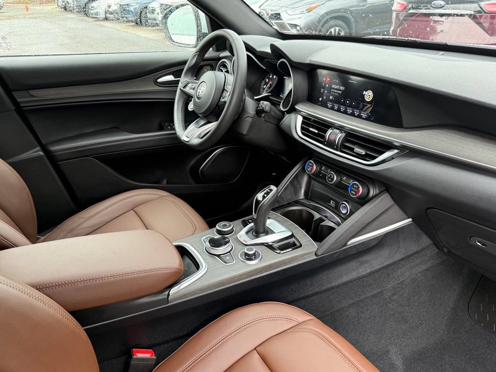 Used 2023 Alfa Romeo Stelvio Ti w/ Active Assist Plus Package AWD/4WD image 31