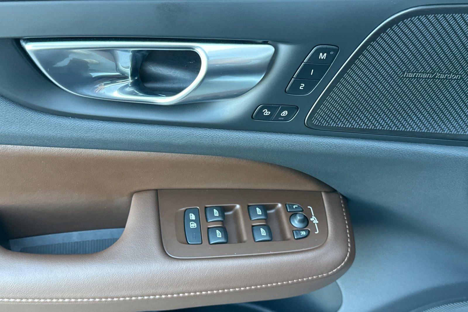 Certified 2026 Volvo V60 B5 Cross Country Plus w/ Climate Package image 10