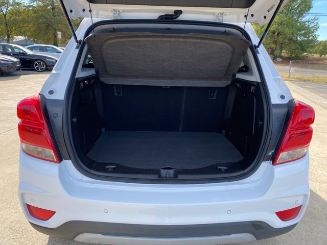 Used 2020 Chevrolet Trax Premier w/ LPO, Cargo Package FWD image 10