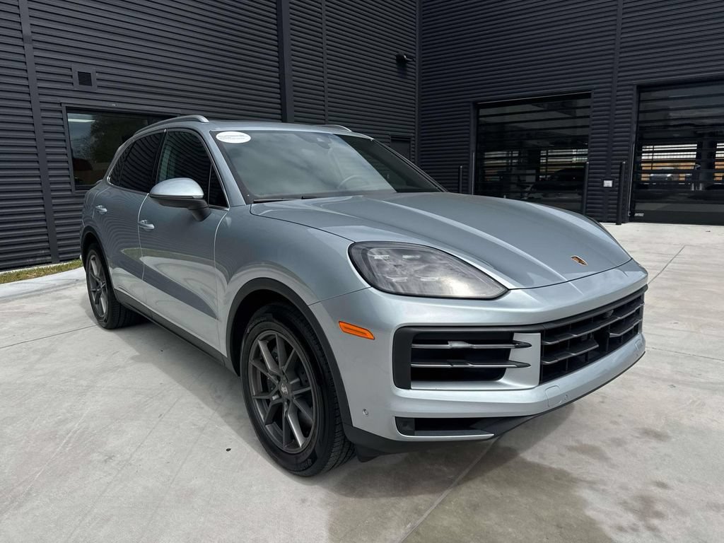 Certified 2025 Porsche Cayenne AWD/4WD image 9