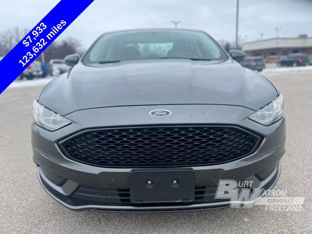 Used 2017 Ford Fusion SE w/ Fusion SE Technology Package image 9