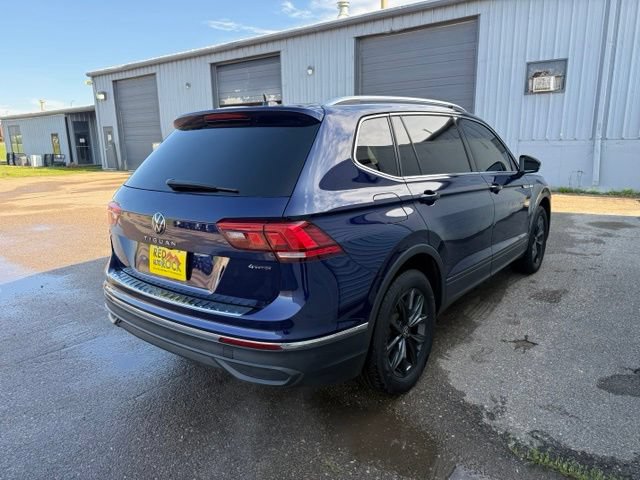 Used 2024 Volkswagen Tiguan SE w/ Panoramic Sunroof Package AWD/4WD image 7