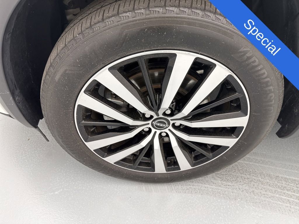 Used 2023 Nissan Pathfinder Platinum AWD/4WD image 4