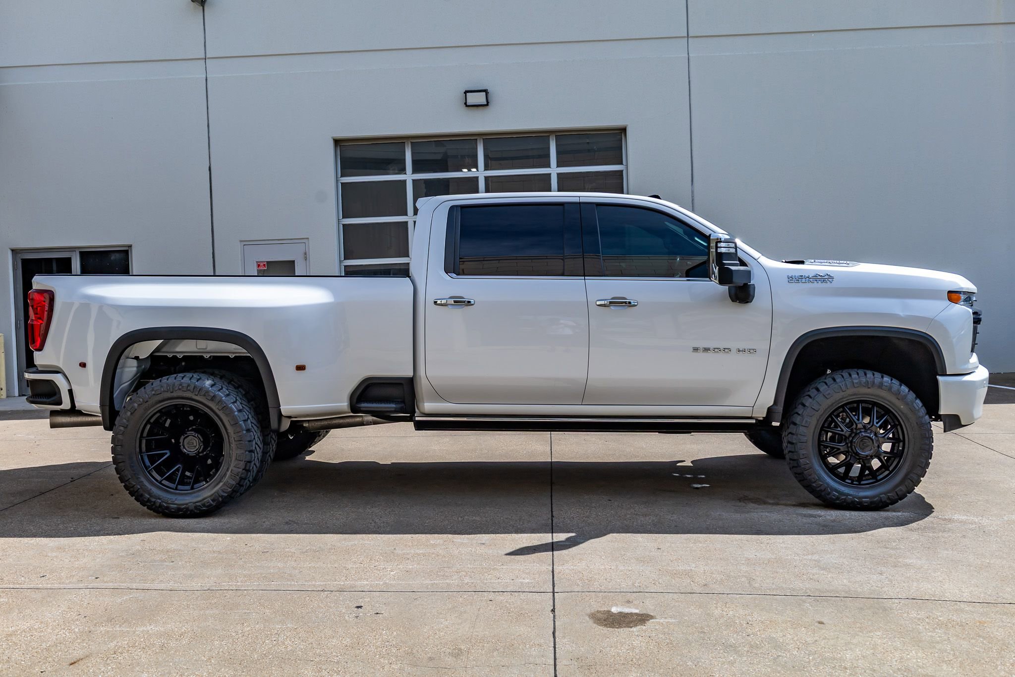 Used 2021 Chevrolet Silverado 3500 High Country AWD/4WD image 11