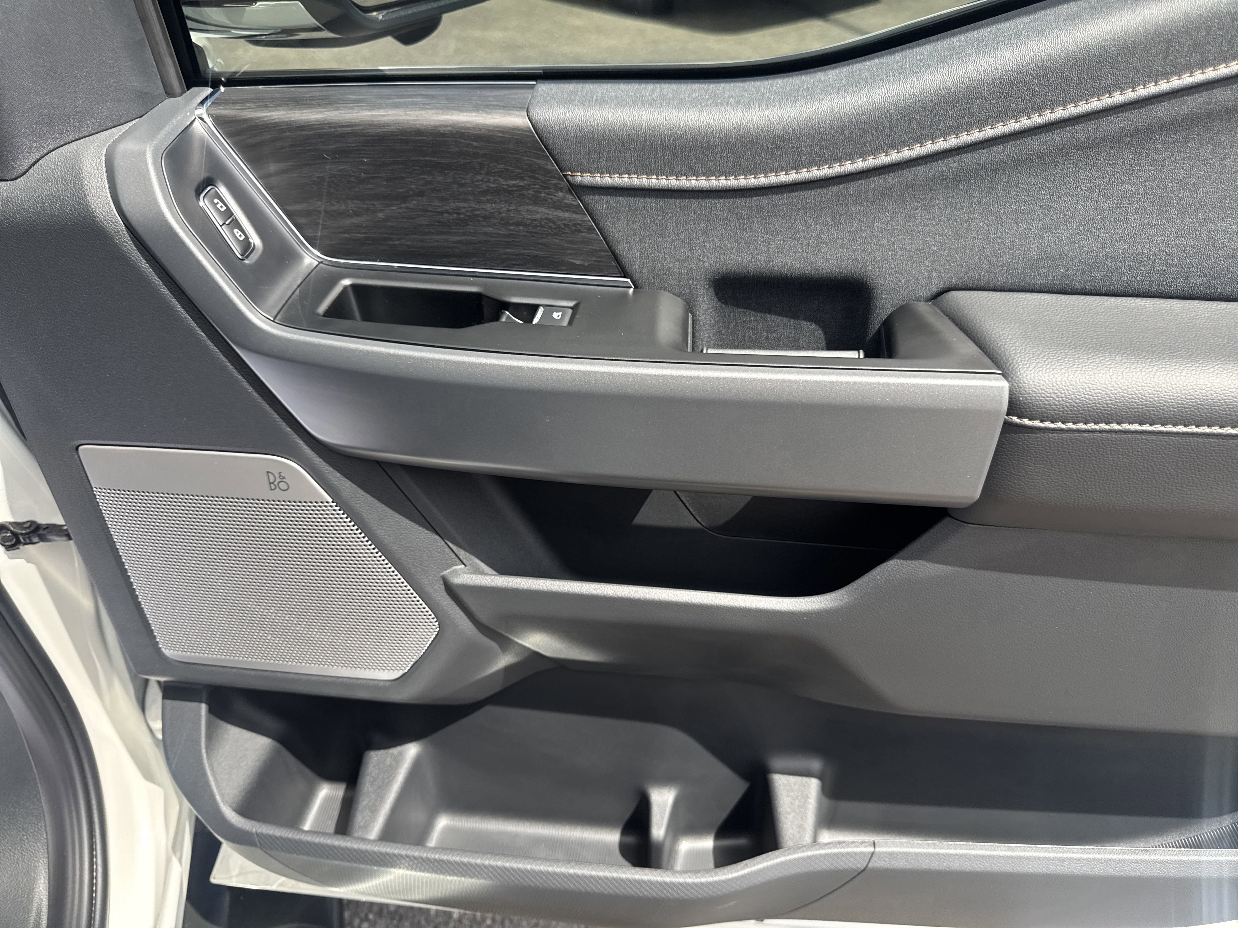 New 2025 Ford F150 Lariat w/ Equipment Group 502A High image 19