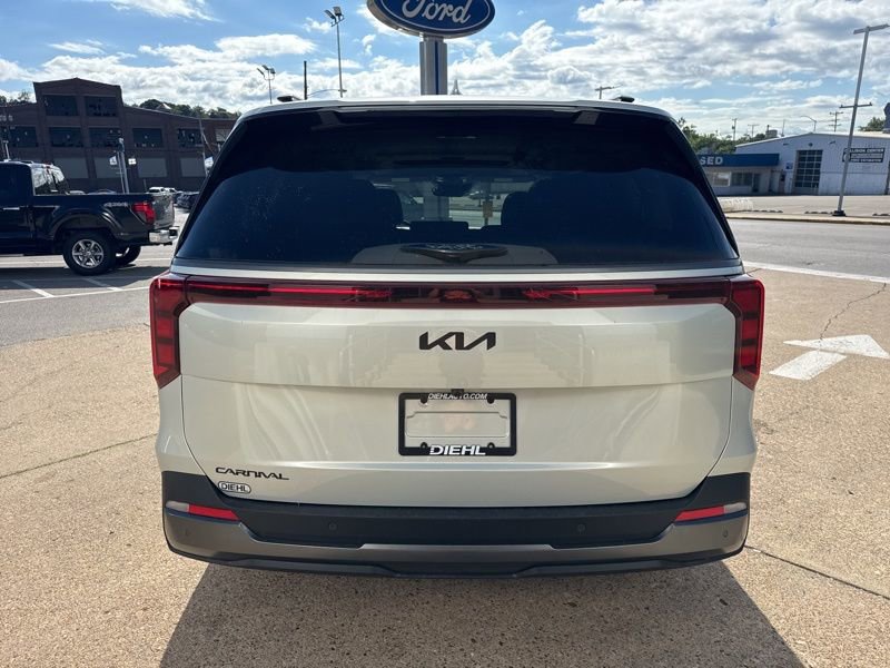 New 2026 Kia Carnival SX w/ SX Dark Edition Package FWD image 6