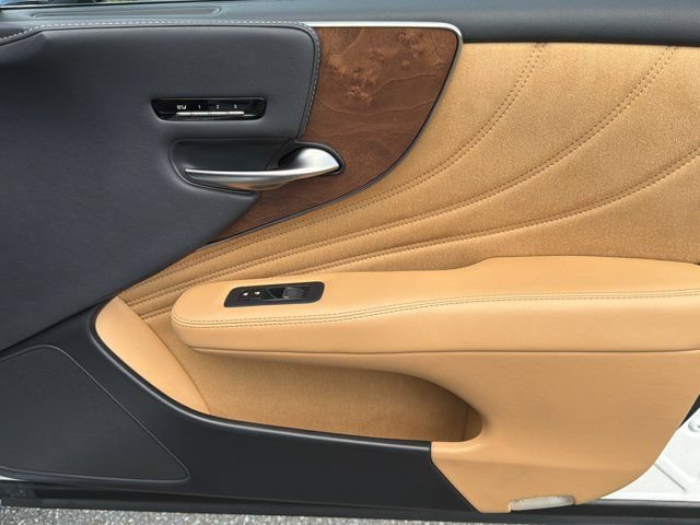 Used 2021 Lexus LS 500 w/ Accessory Package (Z2) RWD image 14