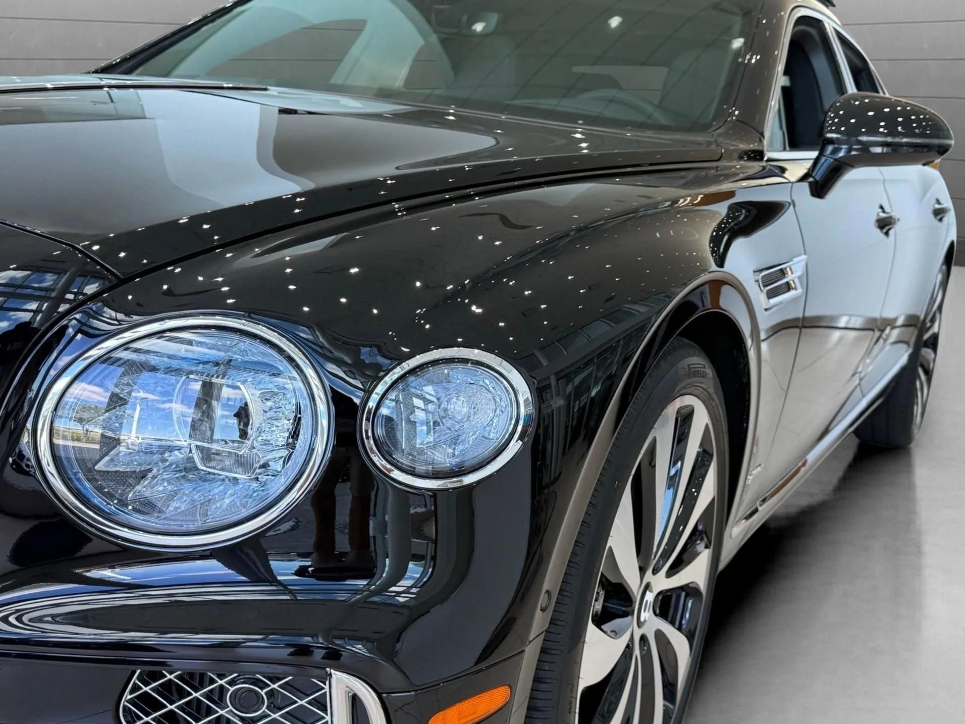 New 2026 Bentley Flying Spur Plug-In Hybrid AWD/4WD image 9