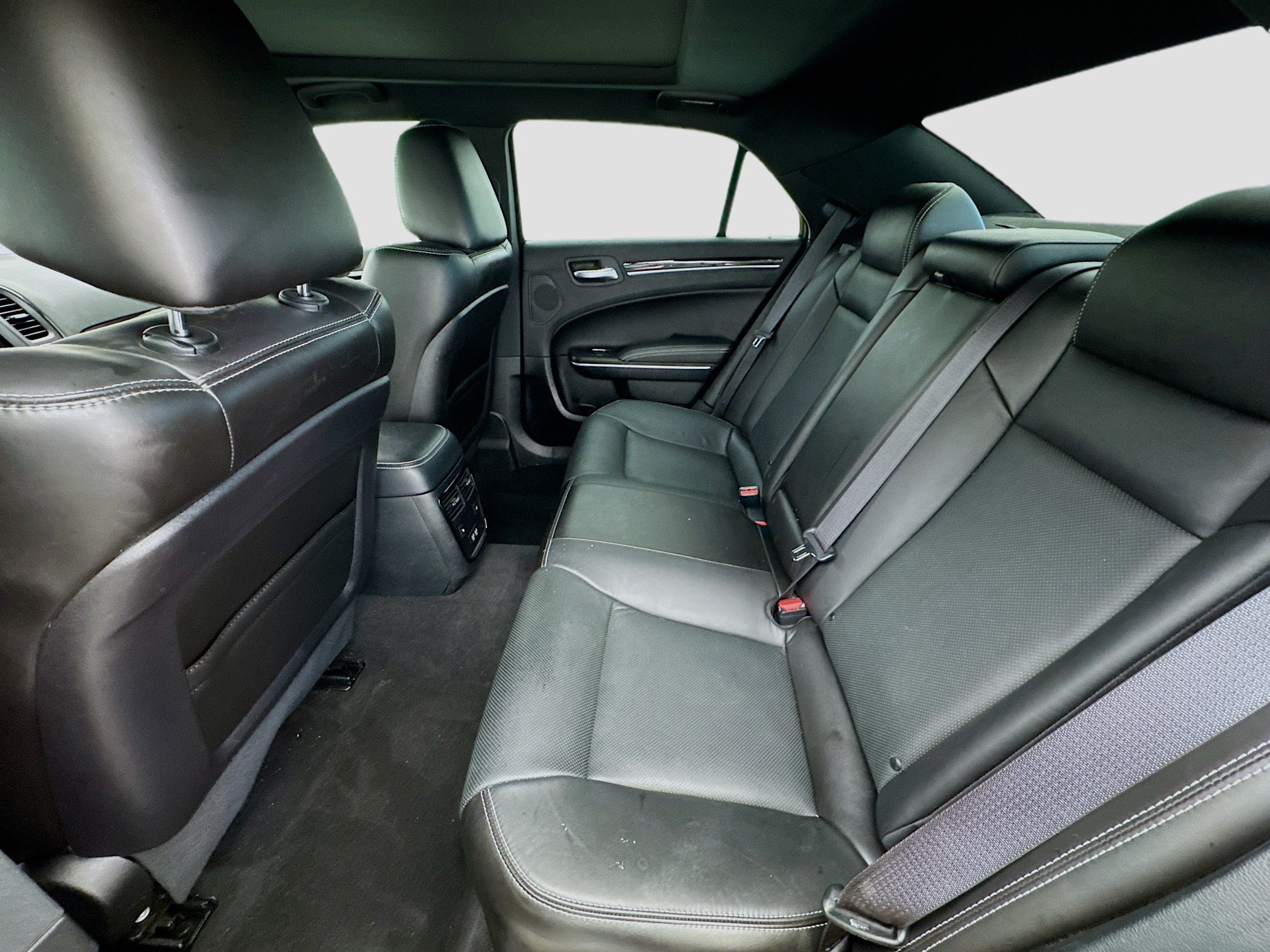 Used 2023 Chrysler 300 S w/ Comfort Group RWD image 13