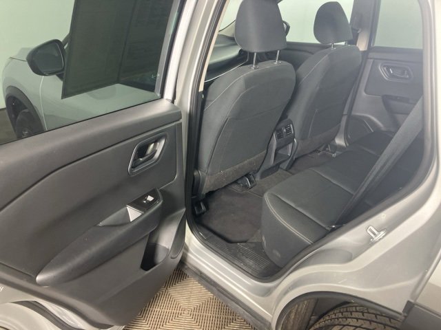 Used 2024 Nissan Rogue S image 18