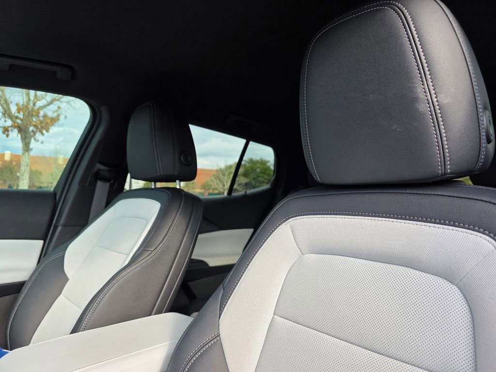 Used 2025 Chevrolet Equinox EV LT image 13