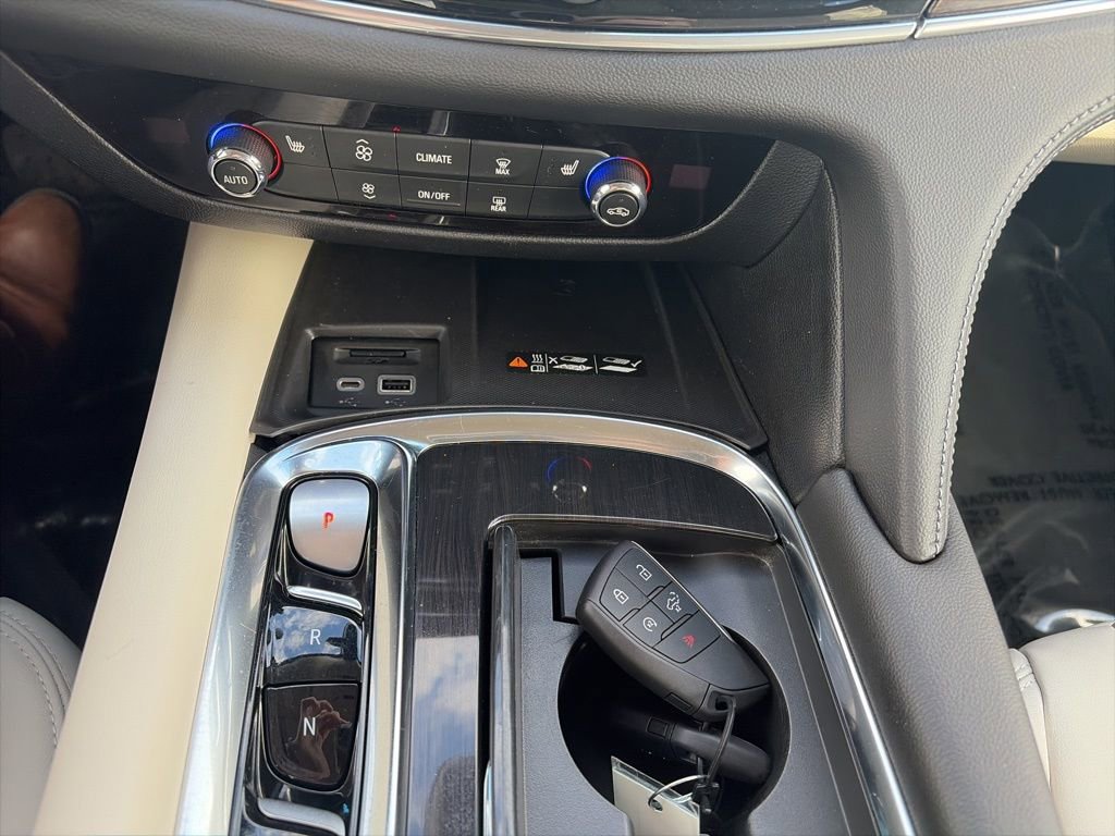 Used 2024 Buick Enclave Essence w/ Experience Buick Package image 20