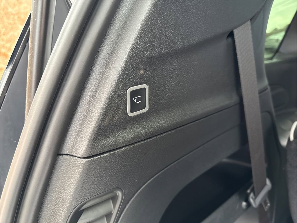 Used 2024 Chrysler Pacifica Limited w/ S Appearance Package image 14