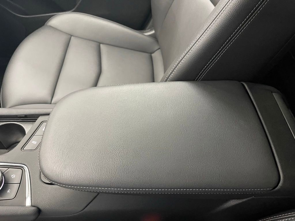 Used 2025 Cadillac XT5 Luxury w/ LPO, Floor Liner Package AWD/4WD image 28