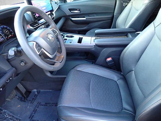 Used 2025 Toyota Sienna Platinum image 13