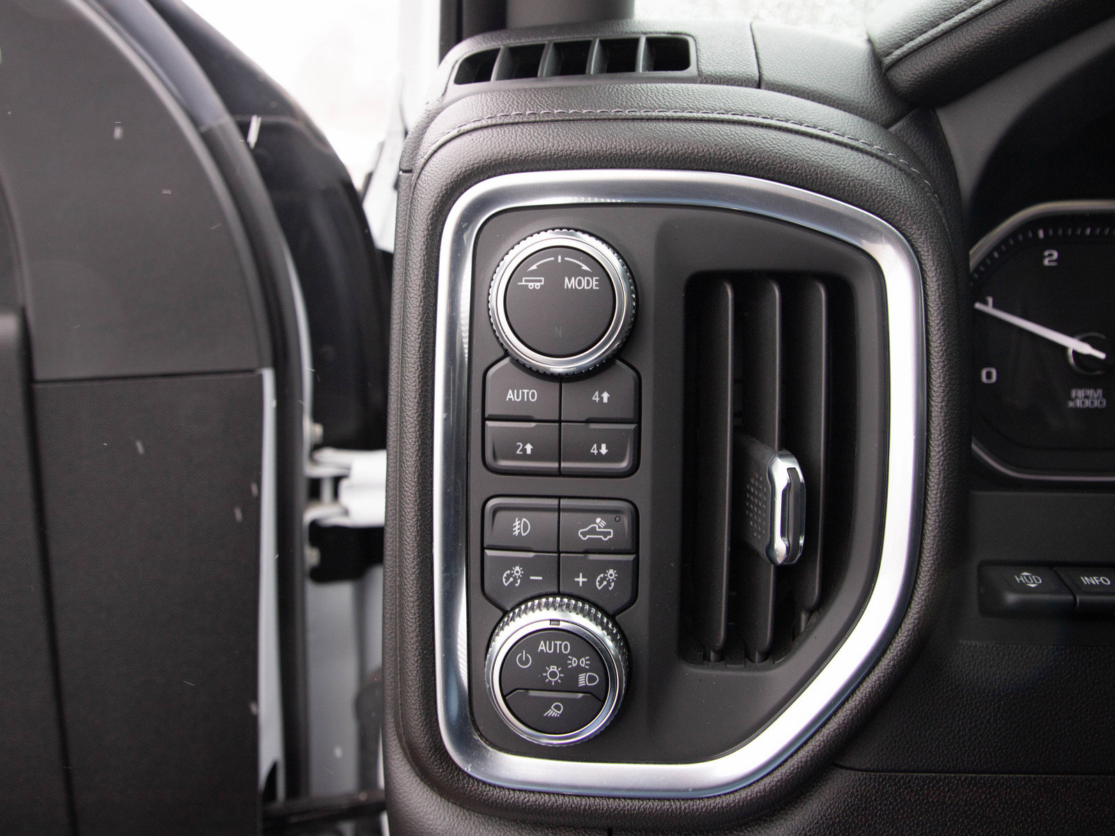 Used 2022 GMC Sierra 3500 Denali w/ Denali Ultimate Package image 23