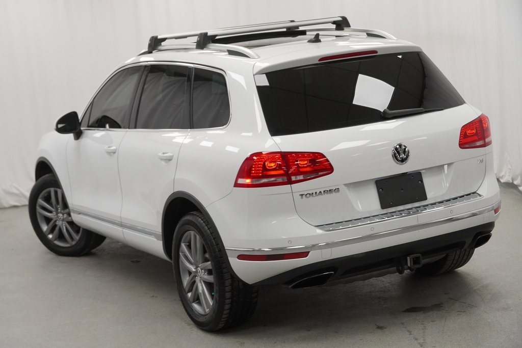 Used 2016 Volkswagen Touareg VR6 image 11