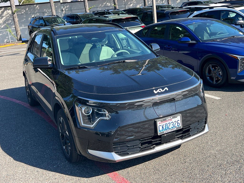 Certified 2023 Kia Niro Wind w/ Wind Preserve Package FWD image 7
