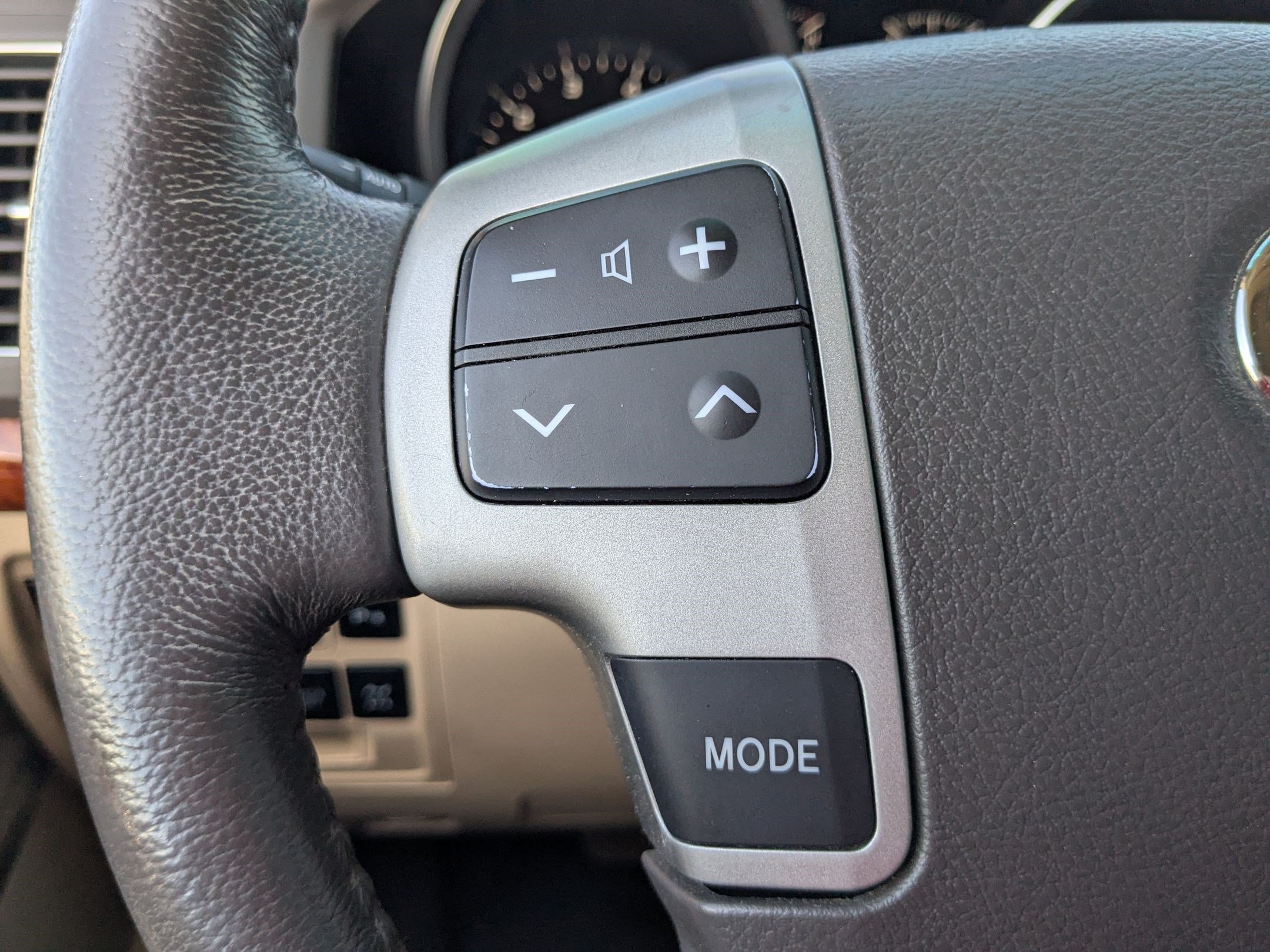Used 2013 Toyota Land Cruiser AWD/4WD image 20