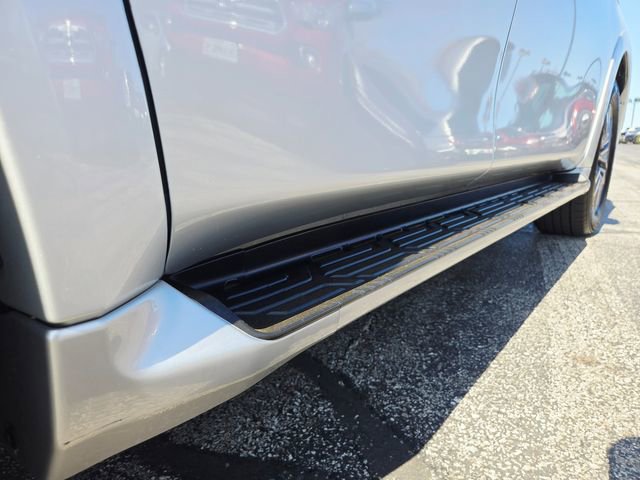 Used 2023 Nissan Armada SL w/ Captain's Chairs Package image 10