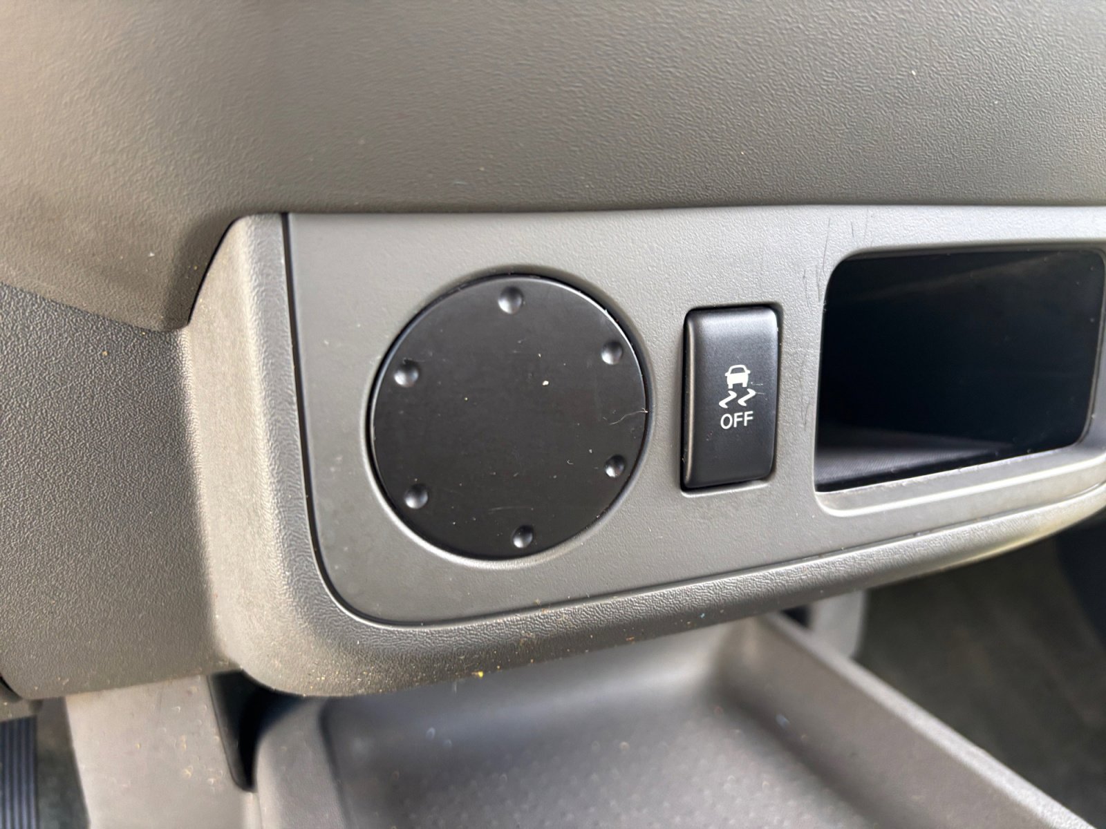 Used 2016 Nissan Frontier SV image 30