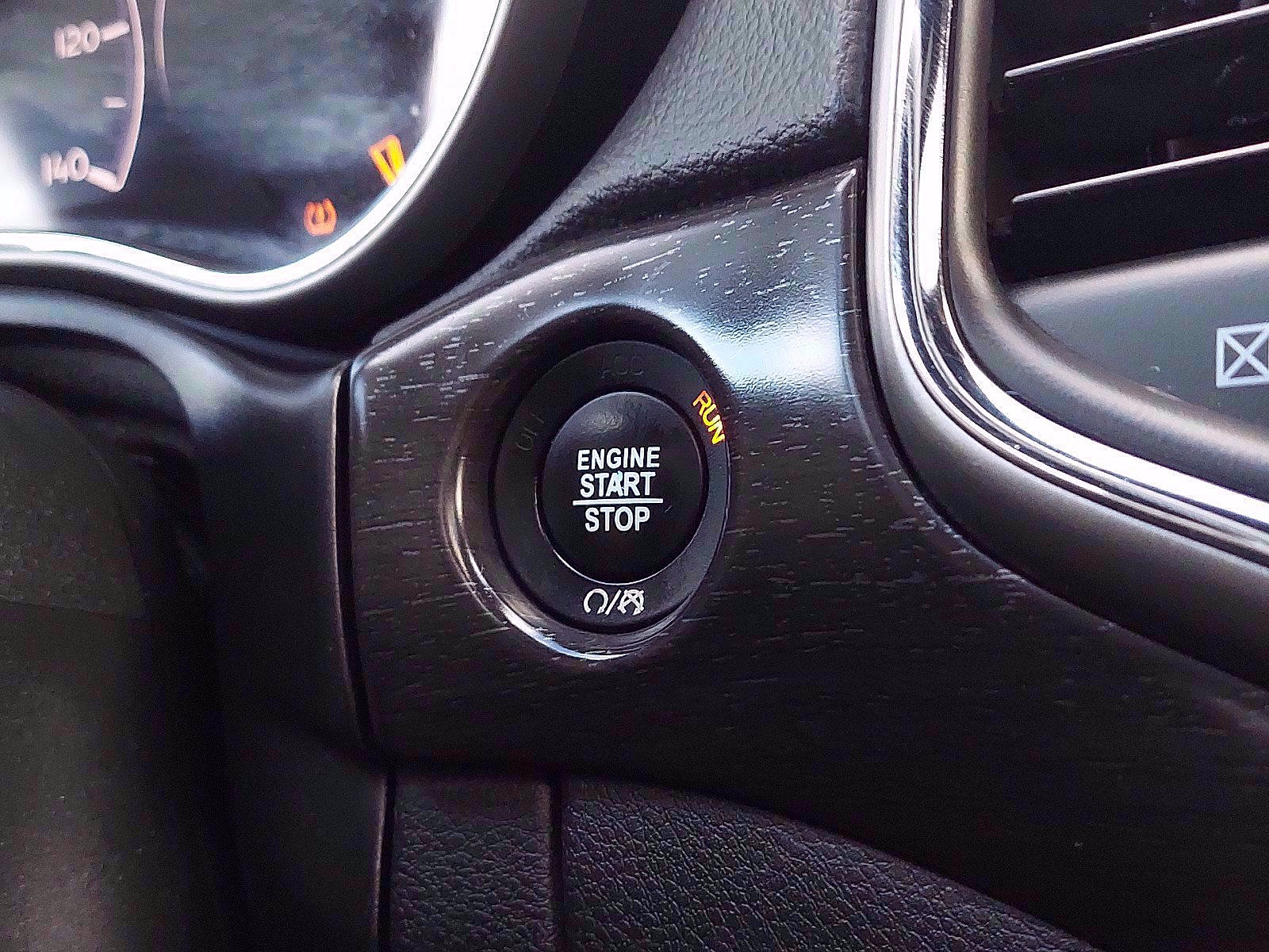 Used 2018 Jeep Grand Cherokee Altitude AWD/4WD image 23