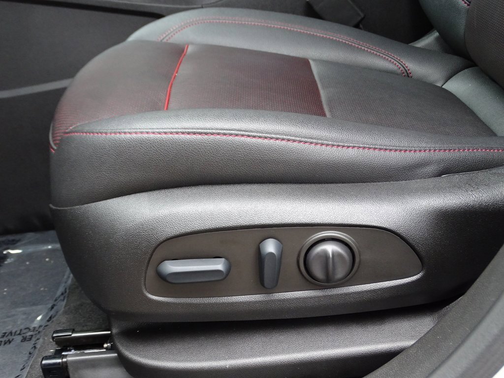 Used 2022 Chevrolet Blazer RS image 16