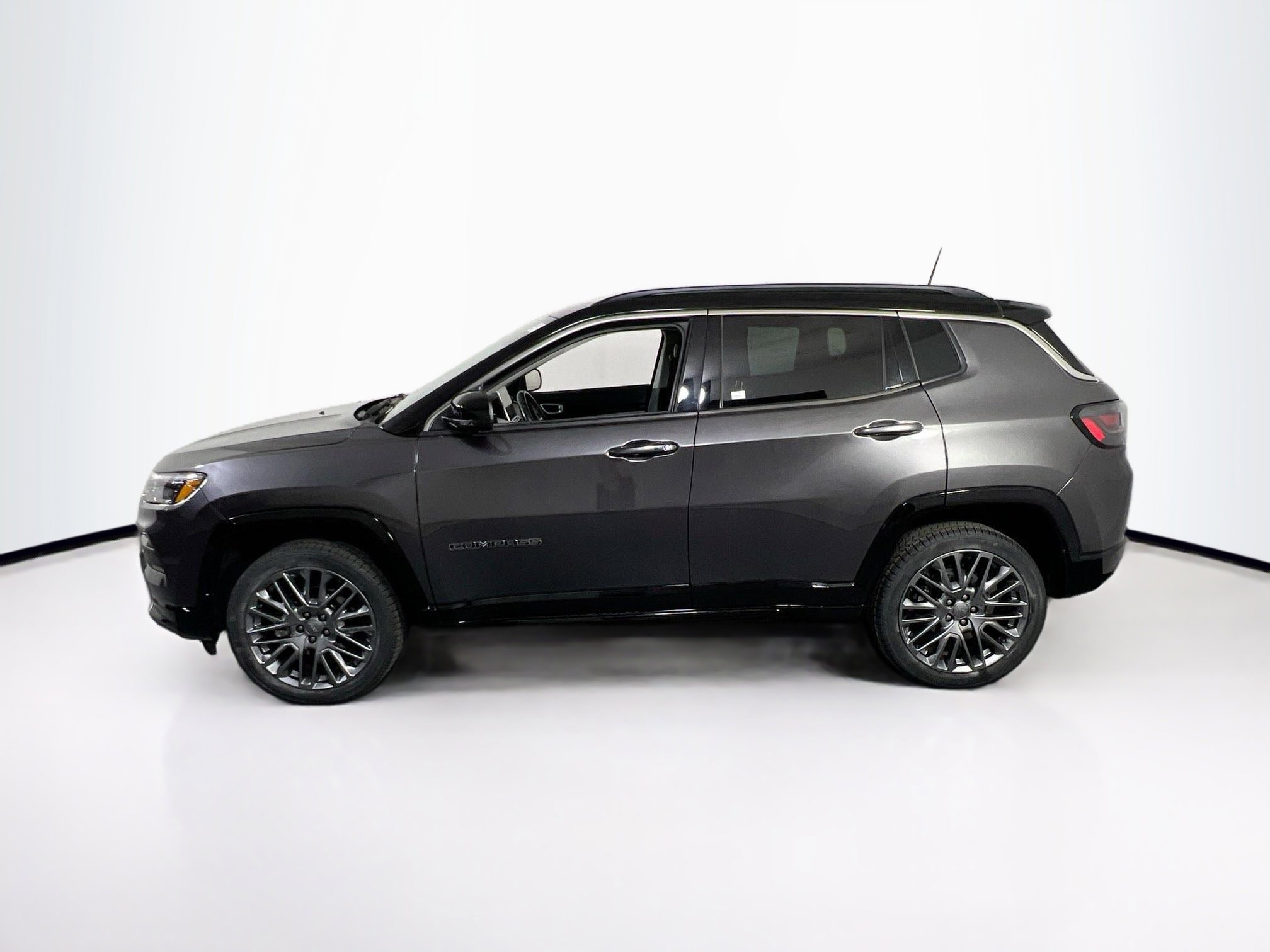 Used 2022 Jeep Compass Limited w/ Elite Group AWD/4WD image 8