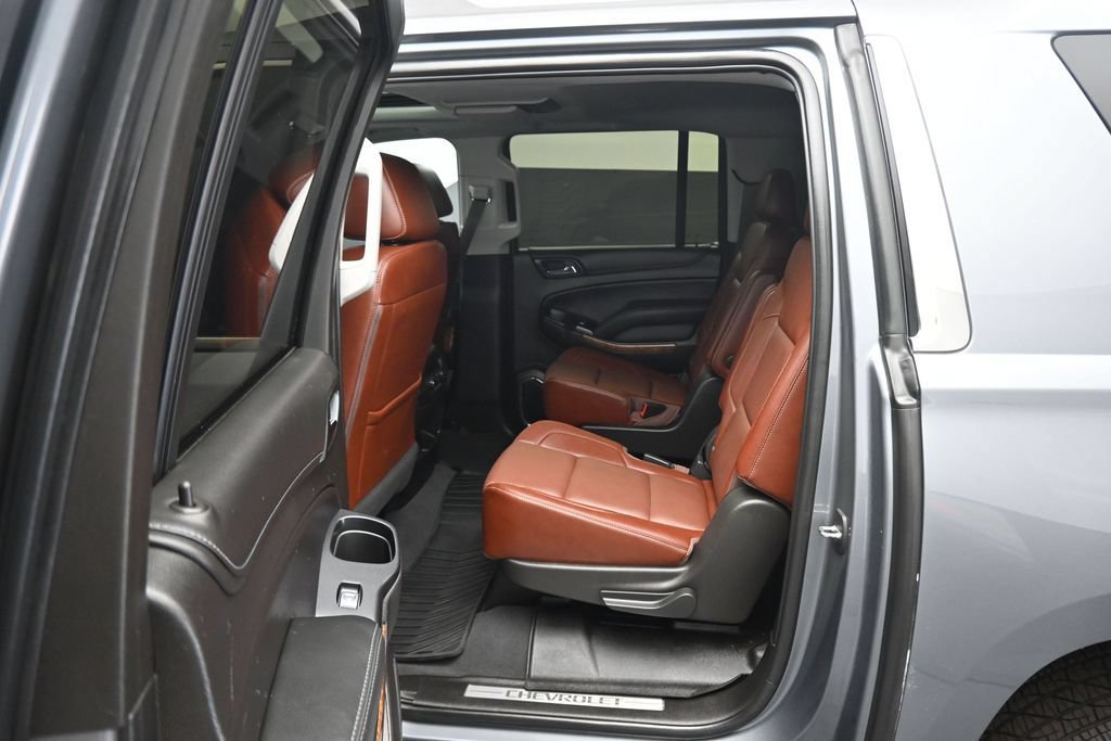 Used 2019 Chevrolet Suburban Premier w/ Premier Plus Edition AWD/4WD image 31