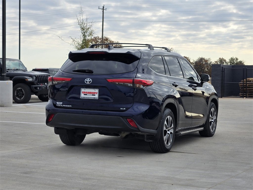 Used 2021 Toyota Highlander XLE image 5