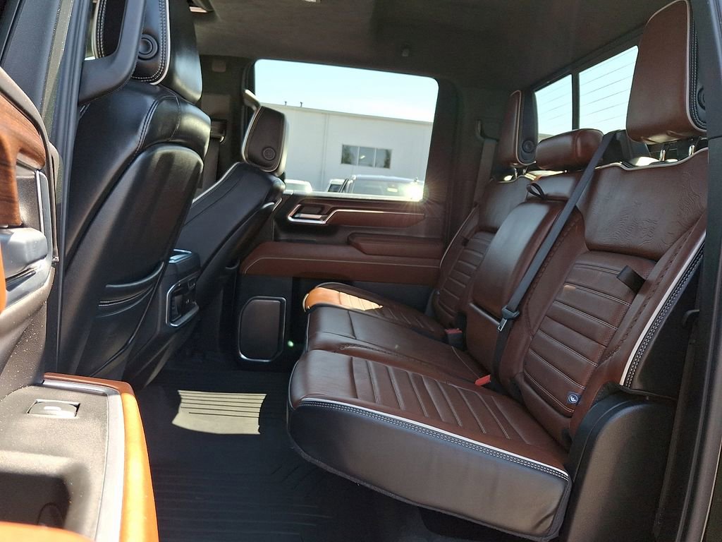 Used 2024 GMC Sierra 3500 Denali Ultimate AWD/4WD image 10