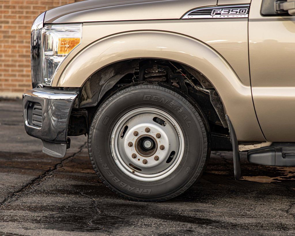 Used 2011 Ford F350 XLT w/ Camper Pkg image 8