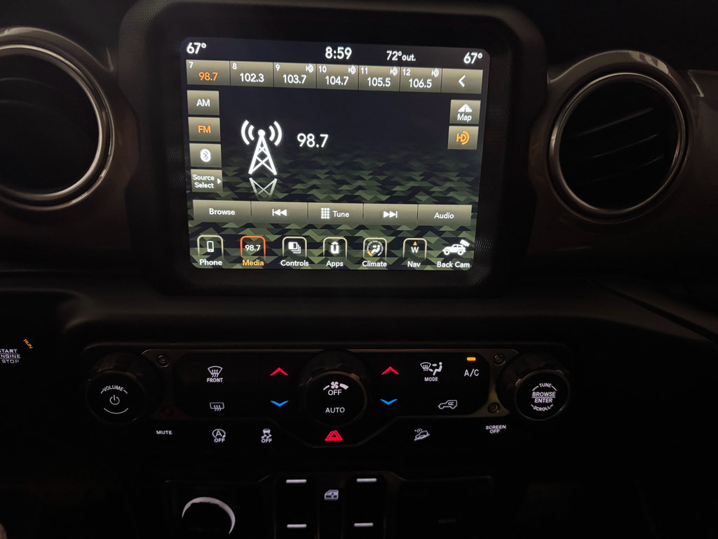 Used 2018 Jeep Wrangler Unlimited Sahara AWD/4WD image 25