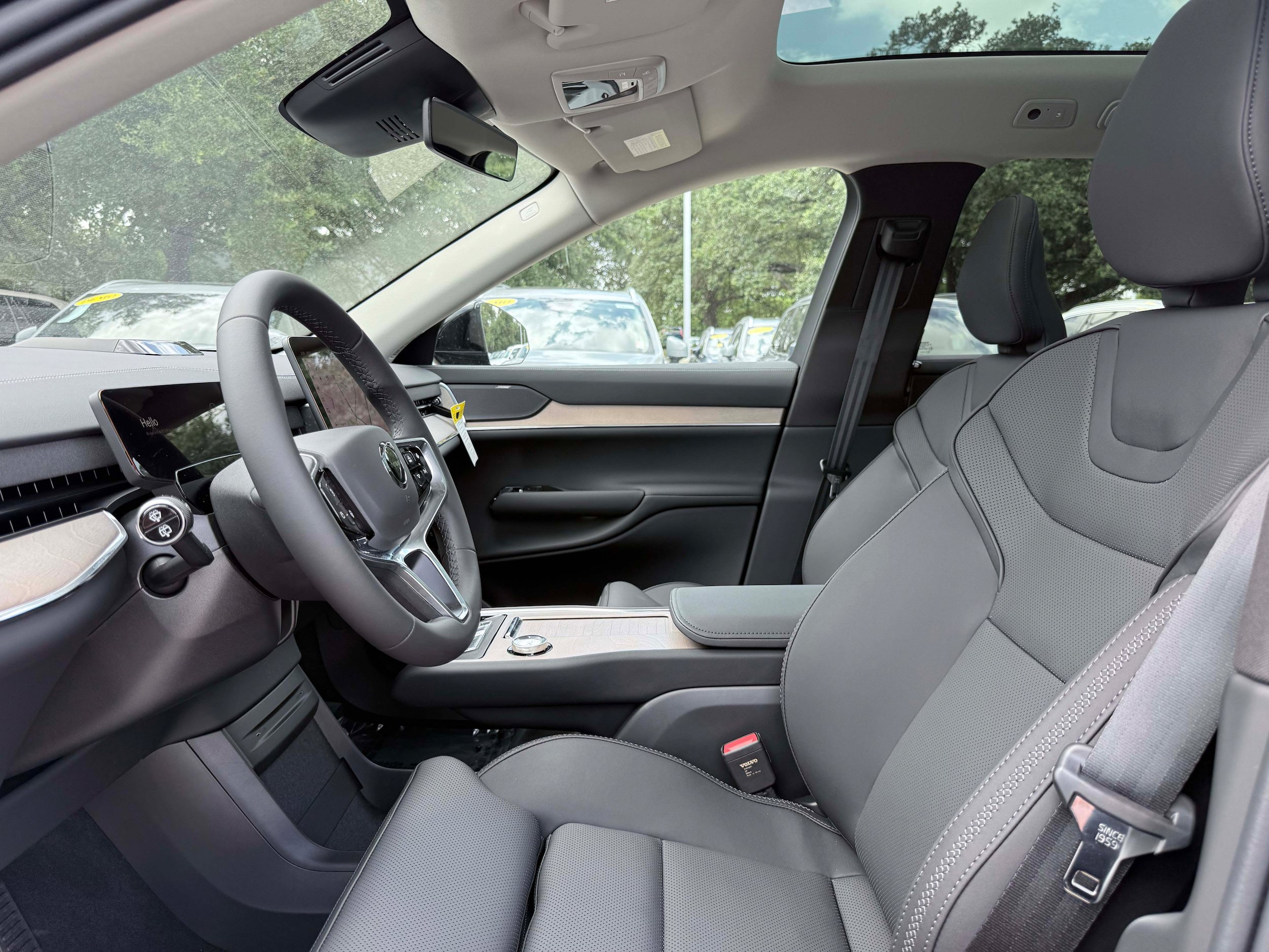 New 2026 Volvo EX90 Plus AWD/4WD image 12