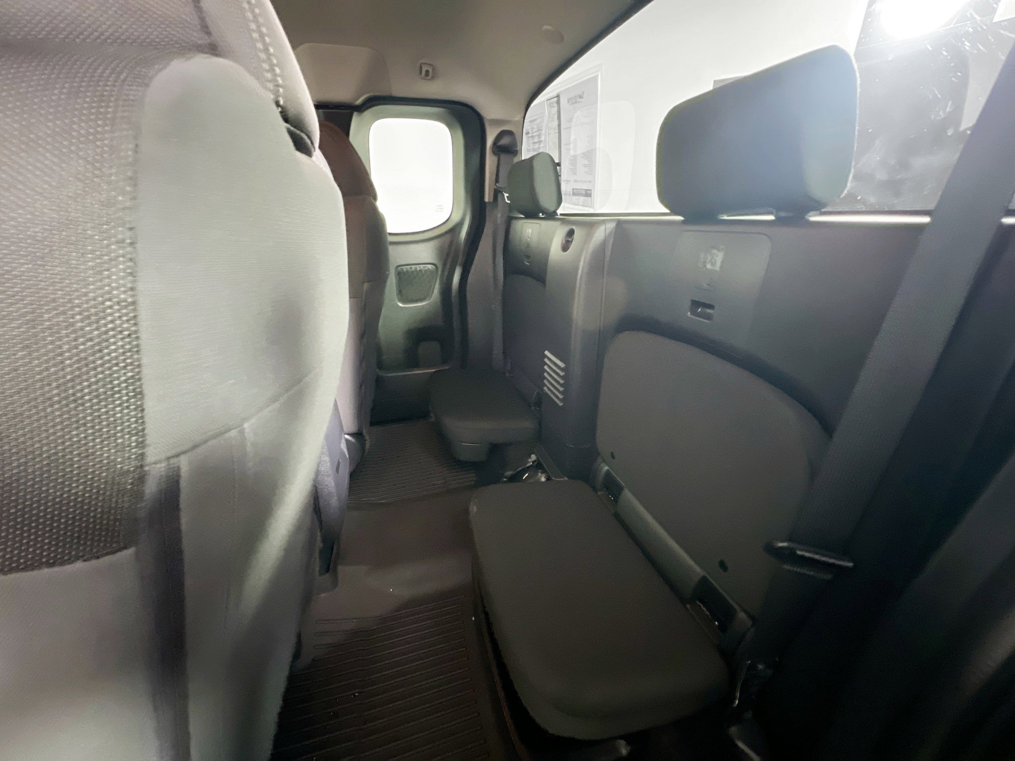 Used 2023 Nissan Frontier SV w/ Technology Package image 28