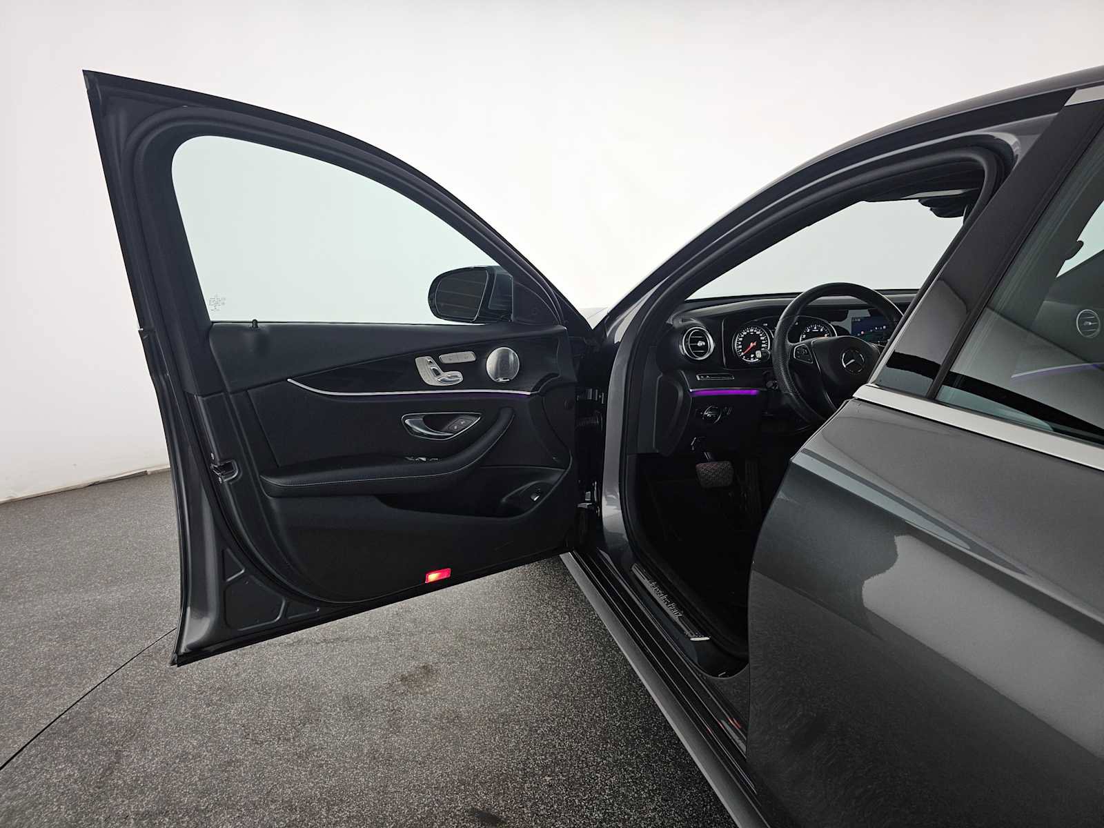 Used 2017 Mercedes-Benz E 300 image 19