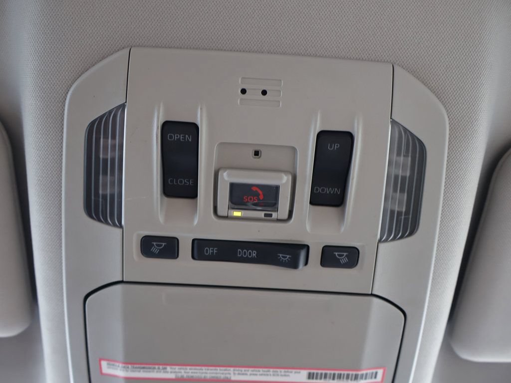 Used 2023 Toyota Highlander XLE FWD image 53