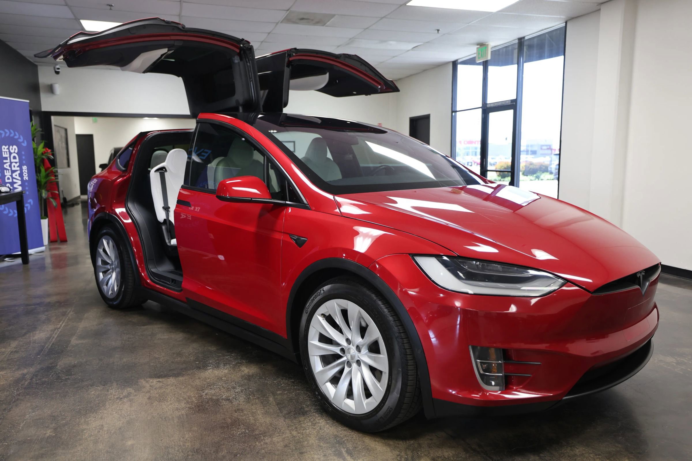 Used 2020 Tesla Model X Long Range AWD/4WD image 12