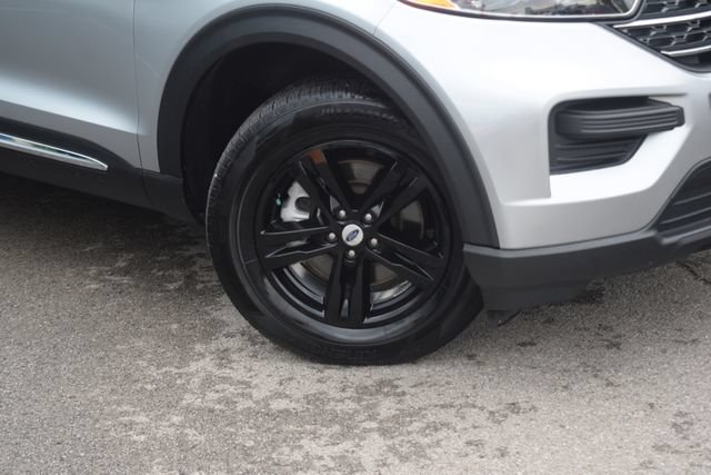 Used 2023 Ford Explorer XLT AWD/4WD image 30